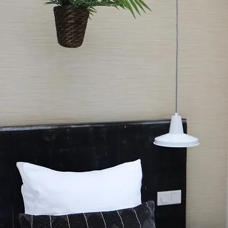 Dwars Hotel