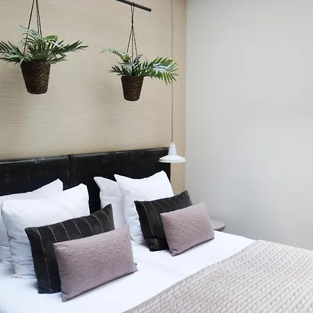 Dwars Hotel 3*