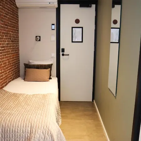 Dwars Hotel 3*
